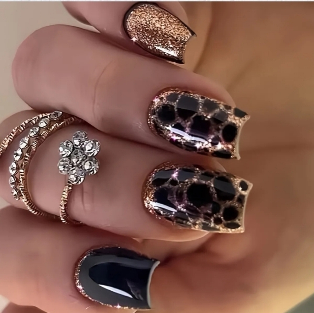 🔥3/$21 Leopard design Black with Gold Sparkle Press on nails